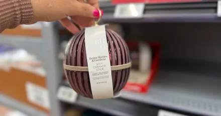 Adorable Christmas Ornament Candles