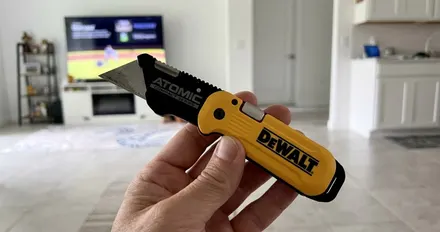 DEWALT Folding Utility Knife